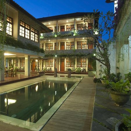 Catur Adi Putra Hotel Denpasar Esterno foto