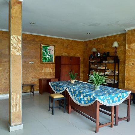 Catur Adi Putra Hotel Denpasar Esterno foto