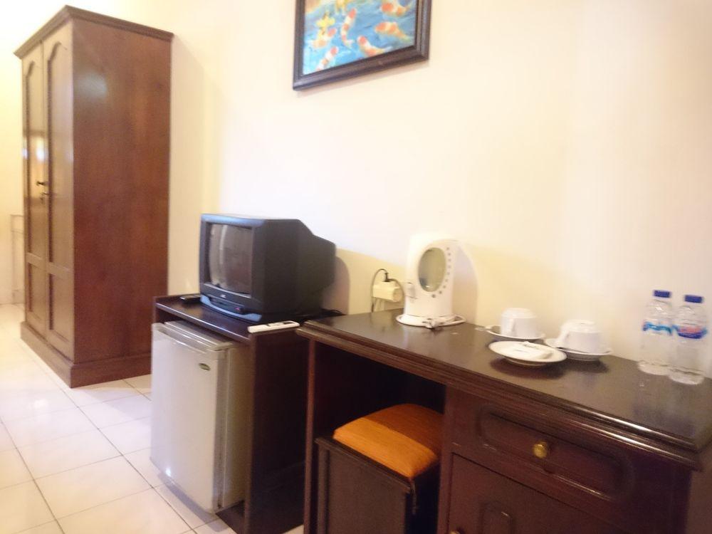 Catur Adi Putra Hotel Denpasar Esterno foto