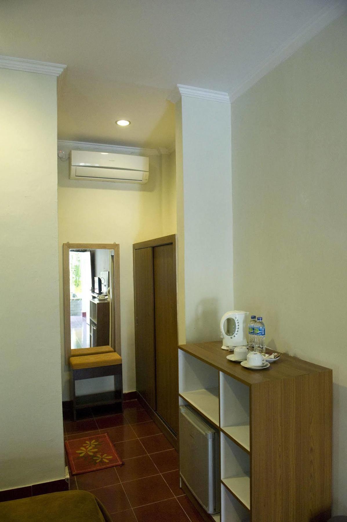 Catur Adi Putra Hotel Denpasar Esterno foto