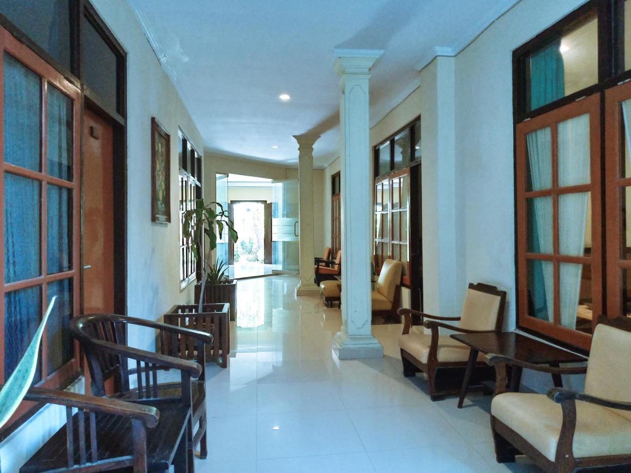 Catur Adi Putra Hotel Denpasar Camera foto