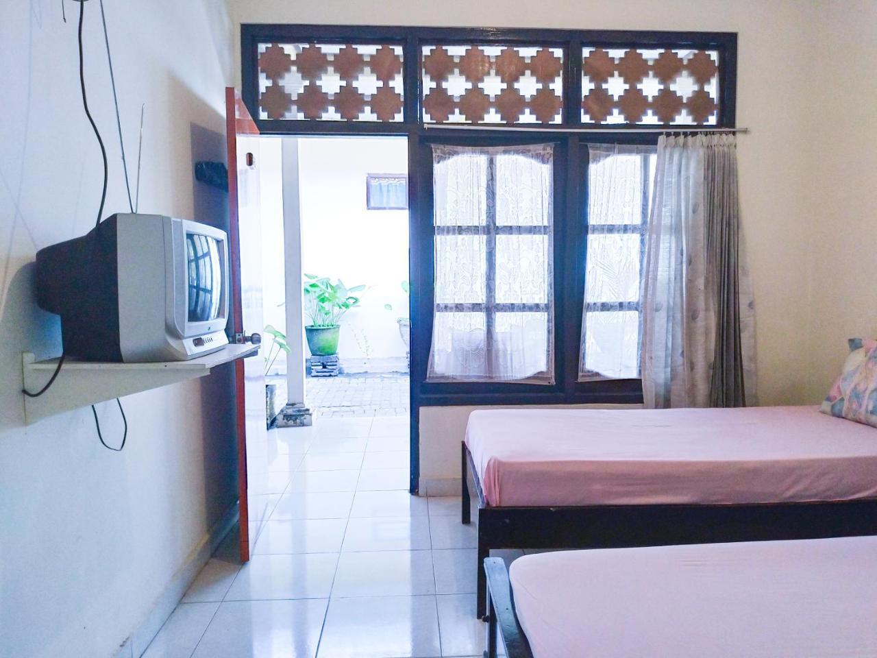 Catur Adi Putra Hotel Denpasar Camera foto