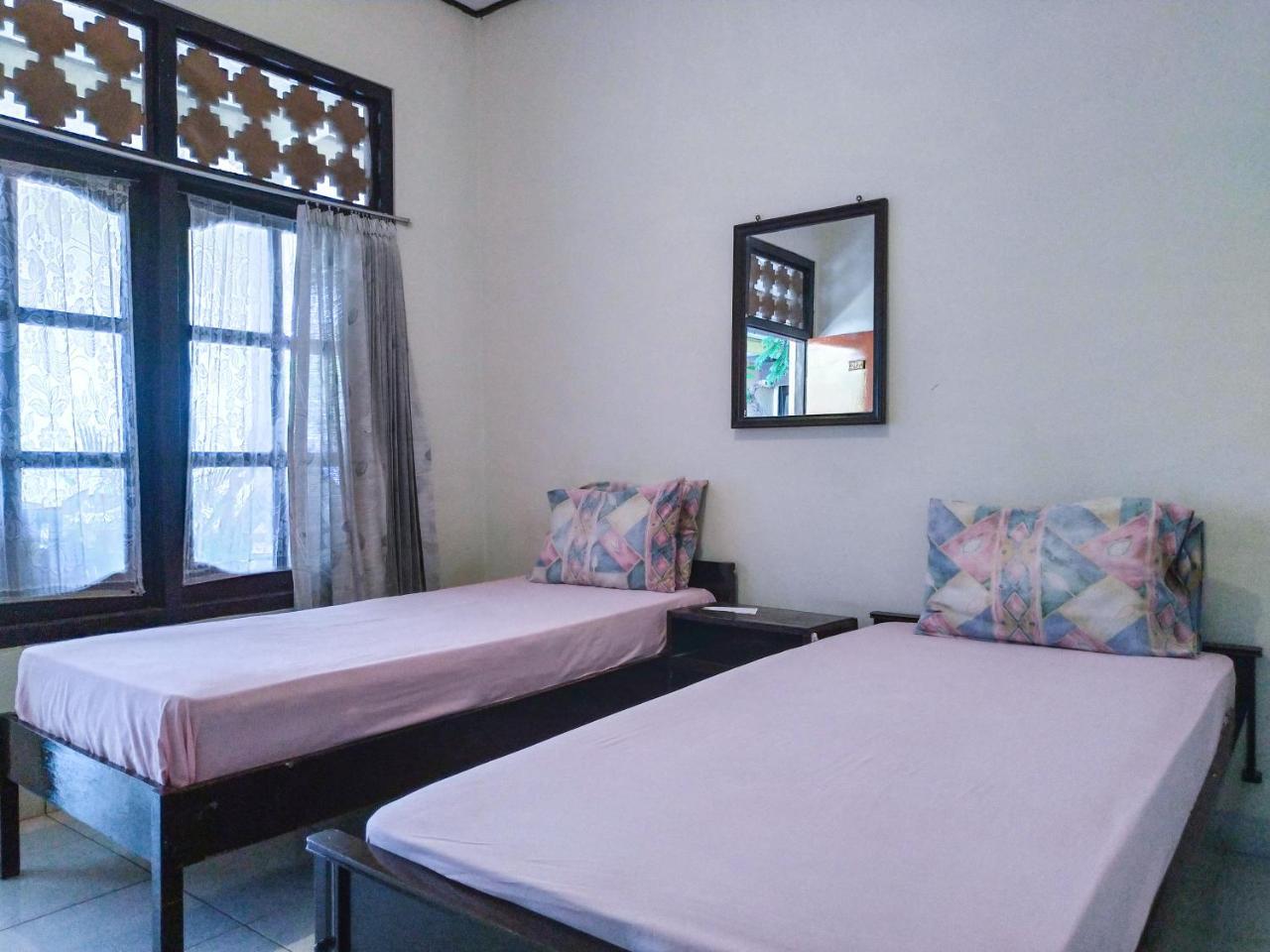 Catur Adi Putra Hotel Denpasar Camera foto