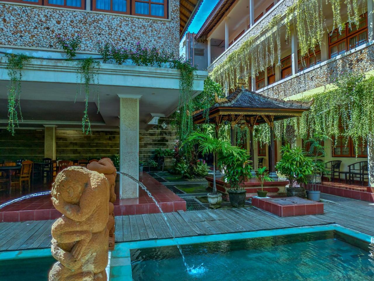 Catur Adi Putra Hotel Denpasar Esterno foto