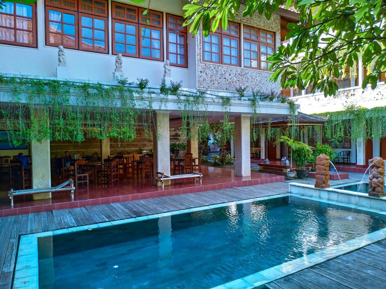 Catur Adi Putra Hotel Denpasar Esterno foto